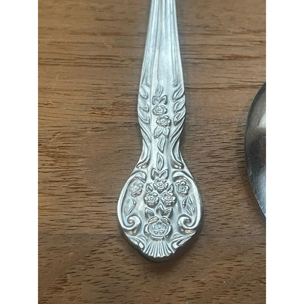 Pamela Pattern 4 long ice tea spoons By Nasco